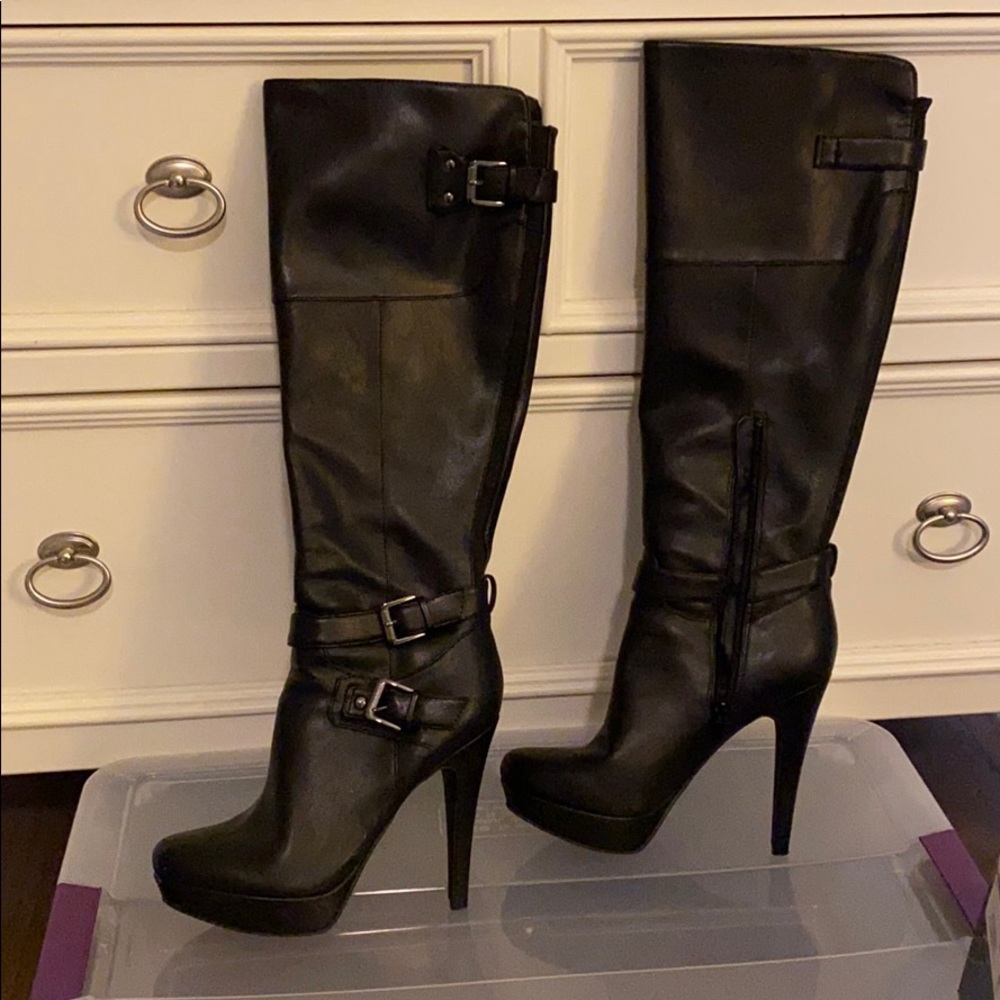 Black leather Guess below the knee boots